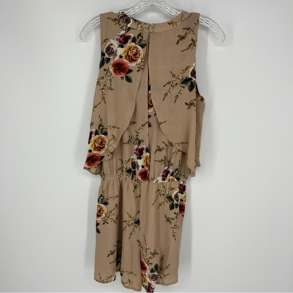 Umgee Taupe Floral Short Romper Sleeveless  Lined Shorts Open Back Size Small - Picture 4 of 6
